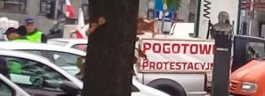 Panie ministrze, zabierając nam rekompensaty wodno-środowiskowe niszczy Pan polskie stawy, polską przyrodę, polskie rybactwo! Protest hodowców karpia w centrum Warszawy 