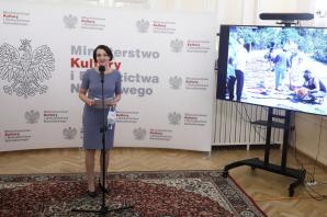 Tradycja dywanów kwiatowych na procesje Bożego Ciała wpisana na listę UNESCO