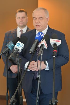 Tworzenie oddziałów przygotowawczych dla uczniów z Ukrainy – wizyta ministra Przemysława Czarnka w Zamościu