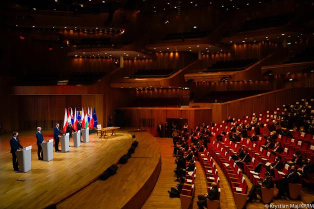 [VIDEO] Premier Mateusz Morawiecki na jubileuszowym szczycie państw Grupy Wyszehradzkiej: działamy w sposób solidarny