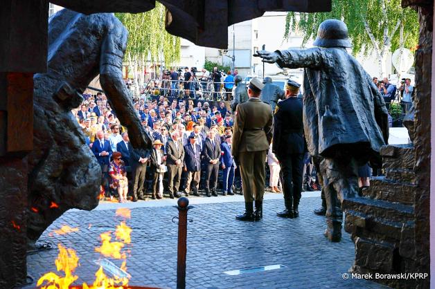 [VIDEO] Hołd dla bohaterów Powstania Warszawskiego złożyli Prezydent RP Andrzej Duda i Prezydent Niemiec Frank Walter Steinmeier